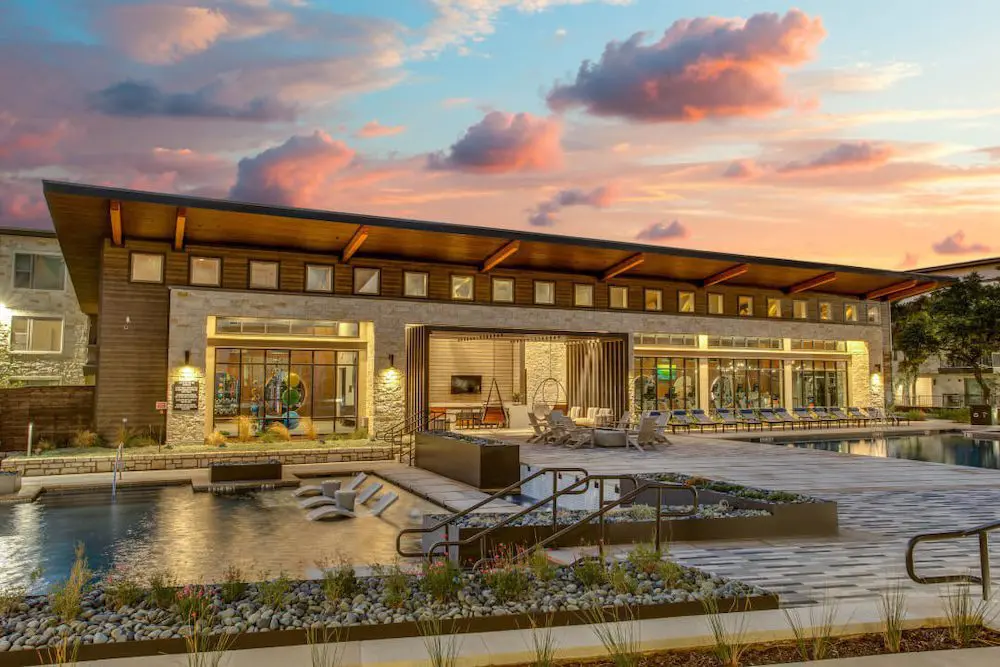 Avery Ranch courtyard