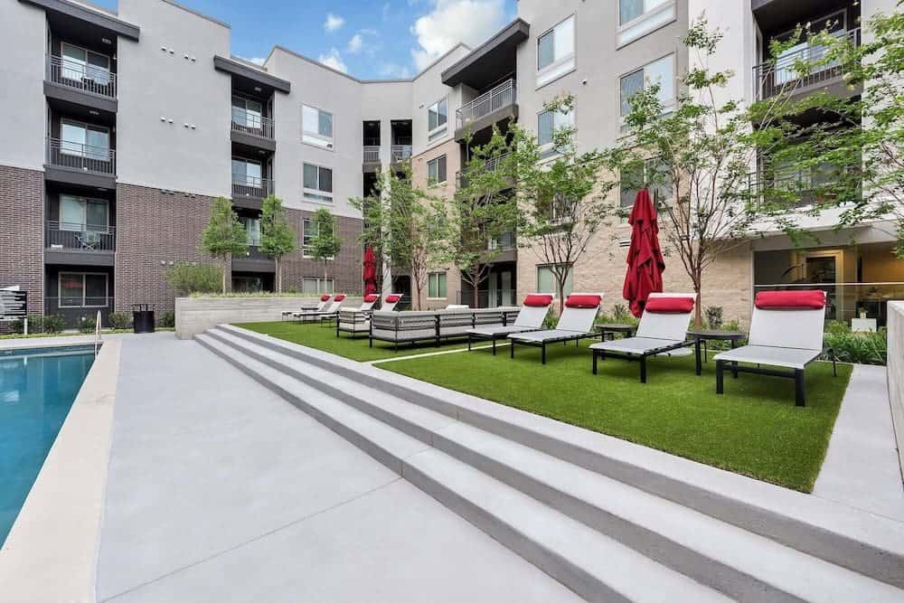 Prestonwood II pool seating